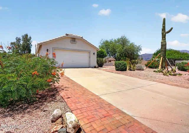 Photo 3 of Single family home for sale at 9421 E Sleepy Holw Trl, Gold Canyon, AZ 85118 | MLS# 7042841 | Listing updated on 2026-09-12