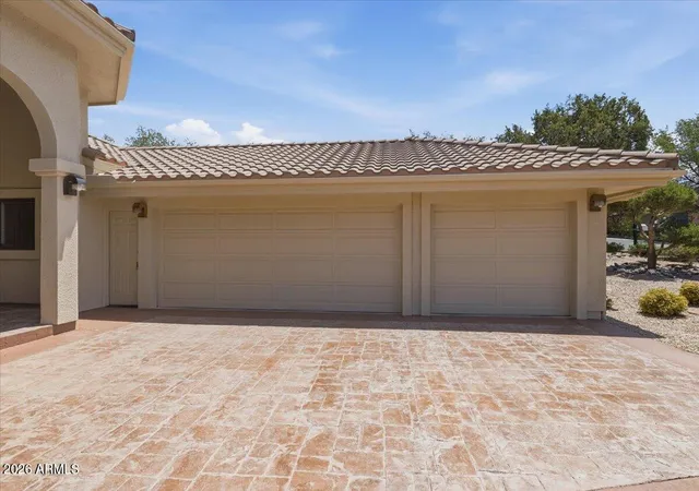 Photo 3 of Sale Pending at 230 Crestwood E, Prescott, AZ 86303 | MLS# 7044300 | Listing updated on 2026-09-09