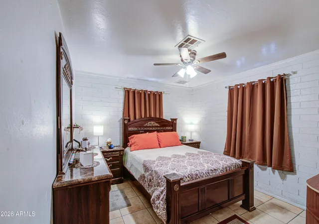 Photo 3 of Sale Pending at 5510 S 13th Way, Phoenix, AZ 85040 | MLS# 7044485 | Listing updated on 2026-09-01