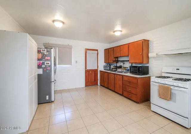 Photo 4 of Sale Pending at 5510 S 13th Way, Phoenix, AZ 85040 | MLS# 7044485 | Listing updated on 2026-09-01
