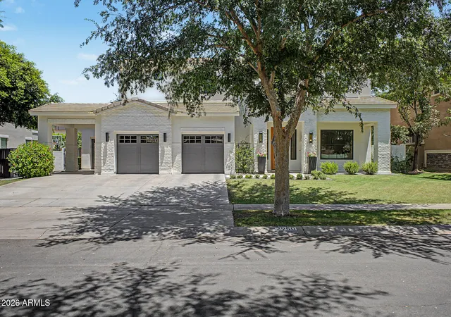 Photo 1 of Single family home for sale at 2950 E Comstock Dr, Gilbert, AZ 85296 | MLS# 7043425 | Listing updated on 2026-07-31