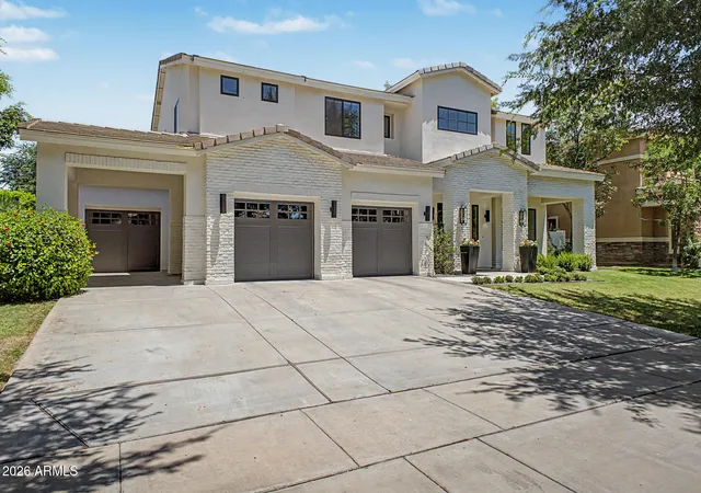 Photo 3 of Single family home for sale at 2950 E Comstock Dr, Gilbert, AZ 85296 | MLS# 7043425 | Listing updated on 2026-07-31