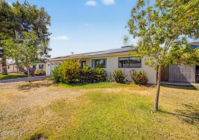 Photo 3 of Single family home for sale at 1118 E Diana Ave, Phoenix, AZ 85020 | MLS# 7044766 | Listing updated on 2026-09-25