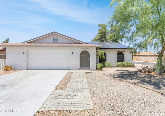 Photo 1 of Sale Pending at 4056 W Mercer Ln, Phoenix, AZ 85029 | MLS# 7043904 | Listing updated on 2026-07-19