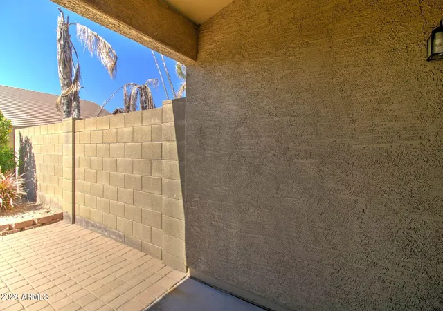 Photo 4 of Townhouse for sale at 2725 E Mine Crk Rd #1223, Phoenix, AZ 85024 | MLS# 7048268 | Listing updated on 2026-09-28
