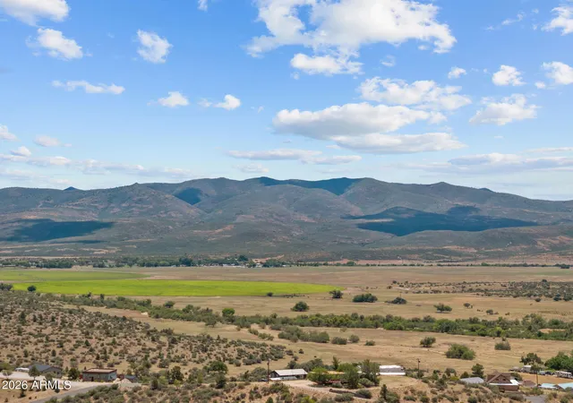 Photo 30 of Single family home for sale at 18112 S Spoon Rd, Peeples Valley, AZ 86332 | MLS# 7058175 | Listing updated on 2026-10-09
