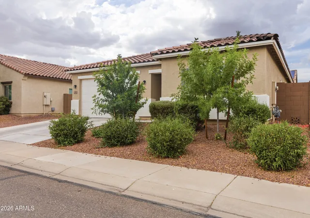 Photo 3 of Single family home for sale at 202 W Seven Seas Dr, Casa Grande, AZ 85122 | MLS# 7043707 | Listing updated on 2026-10-09