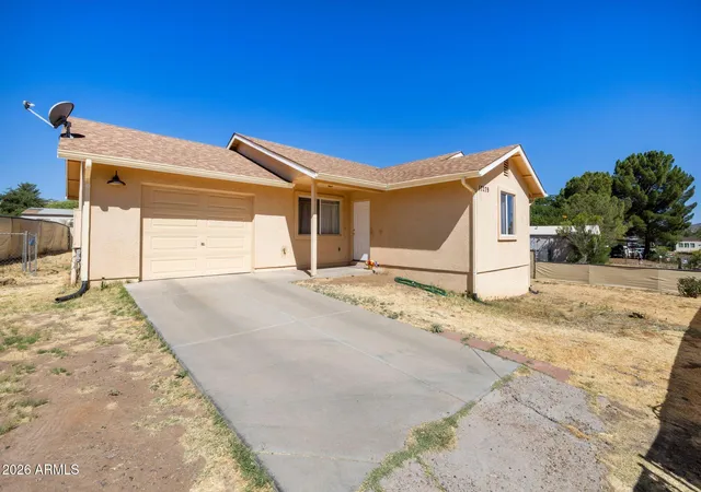 Photo 2 of Single family home for sale at 17279 E Lakeview Dr, Mayer, AZ 86333 | MLS# 7043229 | Listing updated on 2026-09-08