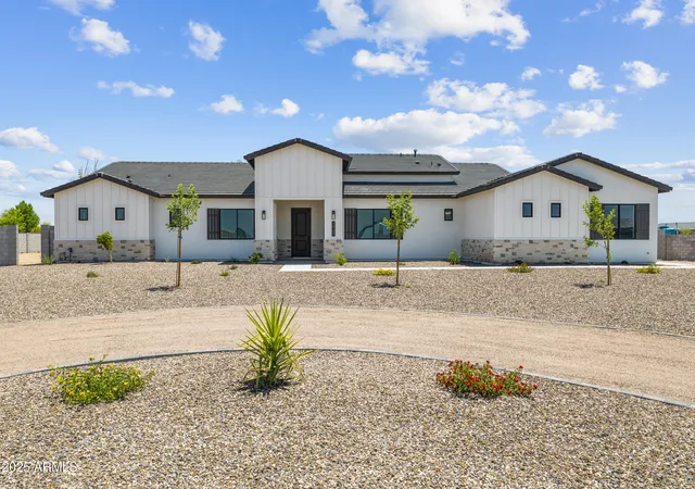 Photo 1 of Single family home for sale at 27319 N Bryce St, Queen Creek, AZ 85144 | MLS# 7043262 | Listing updated on 2026-10-05