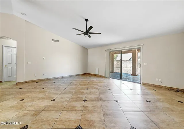 Photo 4 of Single family home for sale at 432 W Silver Crk Ct, Gilbert, AZ 85233 | MLS# 7044146 | Listing updated on 2026-09-15