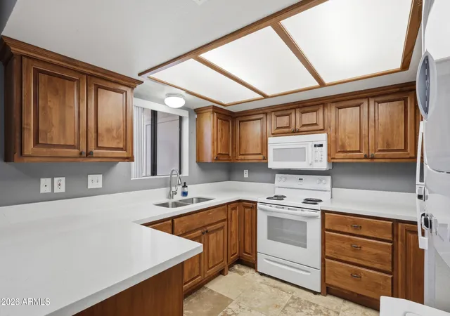 Homes for sale in Phoenix, AZ | 3635 N 37th St #7, Phoenix, AZ 85018 | MLS# 7044604