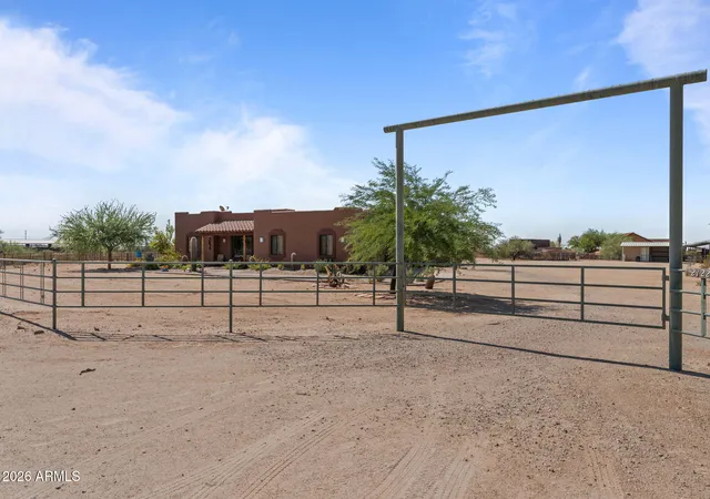 Homes for sale in Wittmann, AZ | 21223 W Restin Rd, Wittmann, AZ 85361 | MLS# 7043591