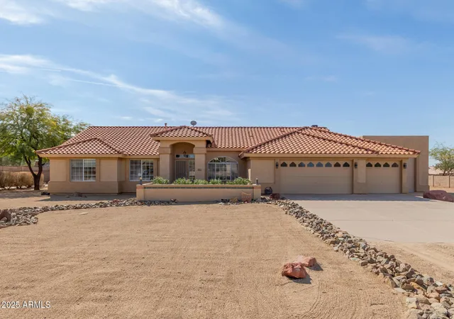 Photo 1 of Single family home for sale at 205 E Irvine Rd, Phoenix, AZ 85086 | MLS# 7043572 | Listing updated on 2026-08-17