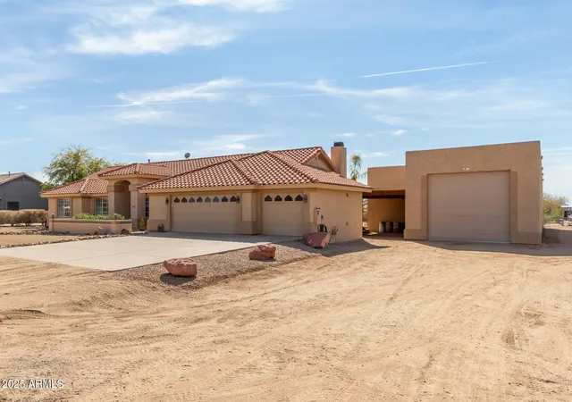 Photo 2 of Single family home for sale at 205 E Irvine Rd, Phoenix, AZ 85086 | MLS# 7043572 | Listing updated on 2026-08-17