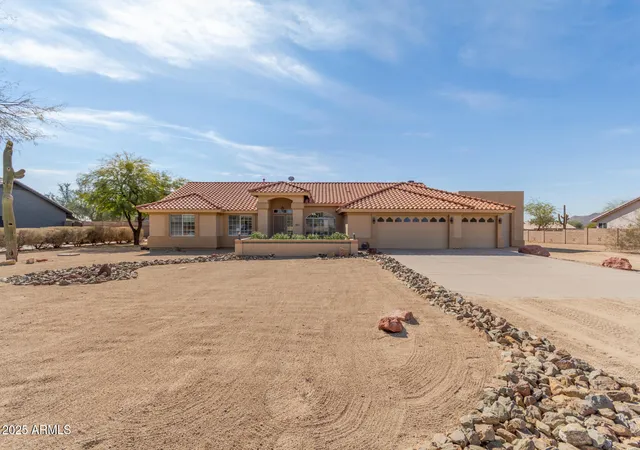 Photo 3 of Single family home for sale at 205 E Irvine Rd, Phoenix, AZ 85086 | MLS# 7043572 | Listing updated on 2026-08-17