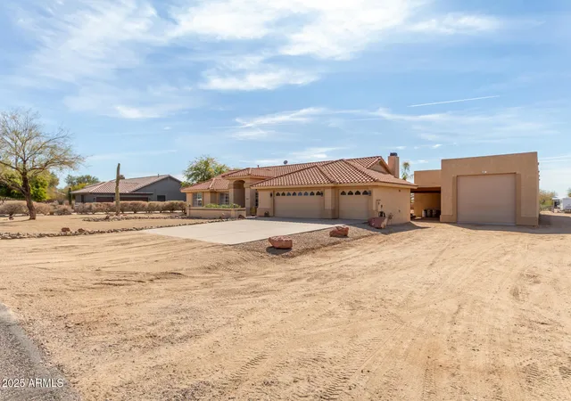 Photo 3 of Single family home for sale at 205 E Irvine Rd, Phoenix, AZ 85086 | MLS# 7043572 | Listing updated on 2026-08-17