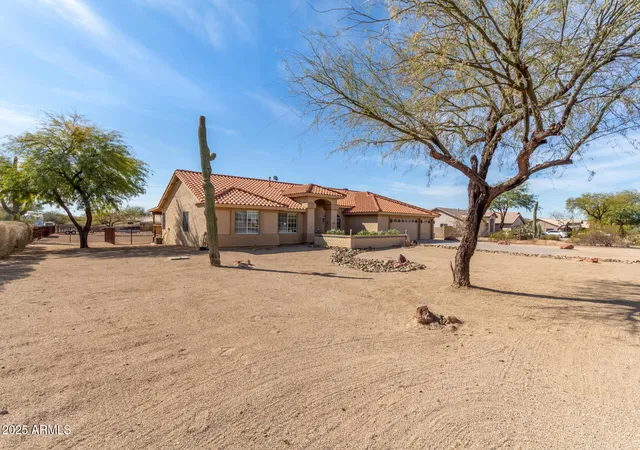 Photo 4 of Single family home for sale at 205 E Irvine Rd, Phoenix, AZ 85086 | MLS# 7043572 | Listing updated on 2026-08-17