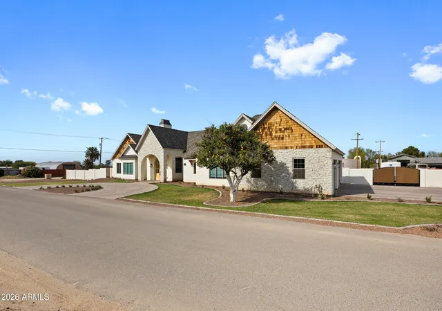 Photo 4 of Single family home for sale at 18212 E Navajo Dr, Queen Creek, AZ 85142 | MLS# 7043677 | Listing updated on 2026-09-14