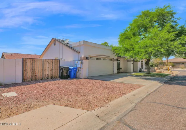 Photo 2 of Single family home for sale at 9040 N 14th Place, Phoenix, AZ 85020 | MLS# 7052195 | Listing updated on 2026-08-31