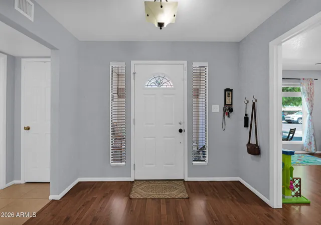Photo 3 of Single family home for sale at 9040 N 14th Place, Phoenix, AZ 85020 | MLS# 7052195 | Listing updated on 2026-08-31