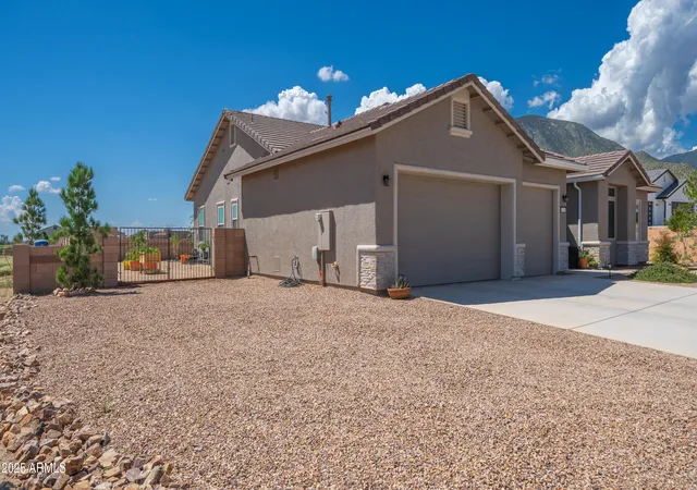 Homes for sale in Hereford, AZ | 6760 E Vaquero Cir, Hereford, AZ 85615 | MLS# 7043736