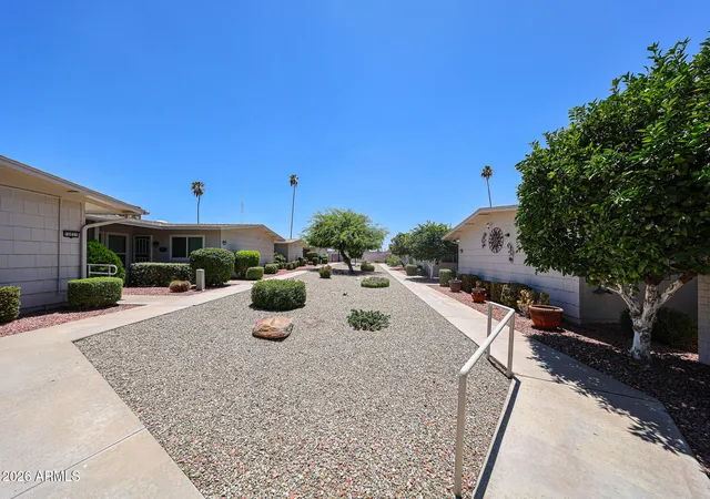 2nd image of 10837 W Santa Fe Dr, Sun City, AZ 85351 | MLS# 7043761