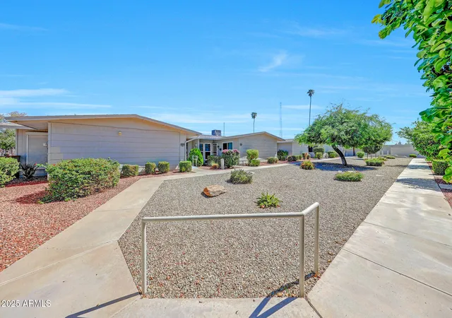 4th image of 10837 W Santa Fe Dr, Sun City, AZ 85351 | MLS# 7043761