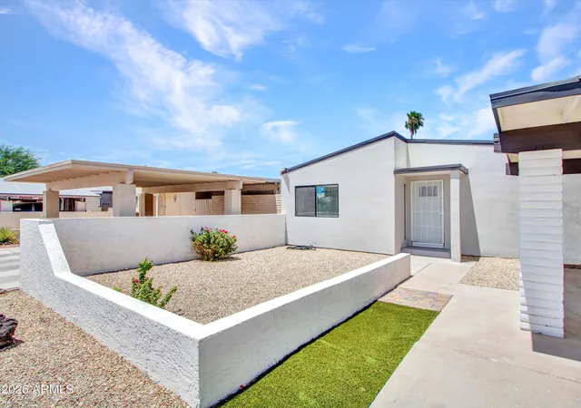 Photo 3 of Single family home for sale at 10530 W Calle Del Sol, Phoenix, AZ 85037 | MLS# 7045767 | Listing updated on 2026-07-16