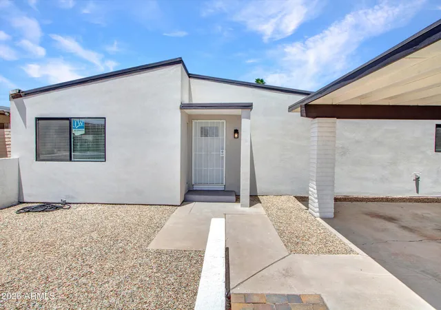 Photo 4 of Single family home for sale at 10530 W Calle Del Sol, Phoenix, AZ 85037 | MLS# 7045767 | Listing updated on 2026-10-16