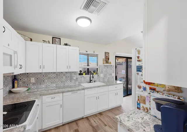 Photo 4 of Single family home for sale at 3182 W Williams Dr, Phoenix, AZ 85027 | MLS# 7044179 | Listing updated on 2026-09-16
