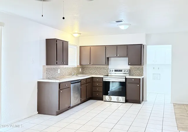 2nd image of 7202 N 36th Ave N, Phoenix, AZ 85051 | MLS# 7043936