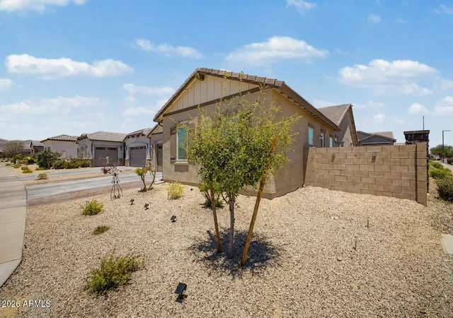 Photo 3 of Single family home for sale at 18904 W Laurel Ln, Surprise, AZ 85388 | MLS# 7045804 | Listing updated on 2026-09-13