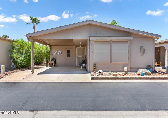Homes for sale in Chandler, AZ | 6097 S Pinehurst Dr, Chandler, AZ 85249 | MLS# 7044168