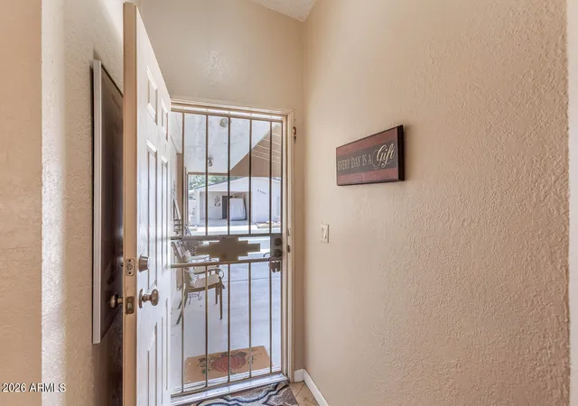 Homes for sale in Chandler, AZ | 6097 S Pinehurst Dr, Chandler, AZ 85249 | MLS# 7044168