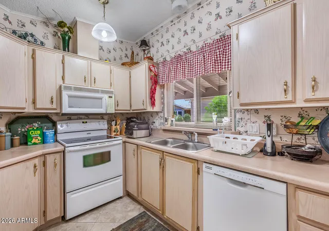 5th image of 6097 S Pinehurst Dr, Chandler, AZ 85249 | MLS# 7044168