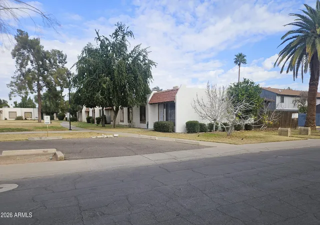 Photo 2 of Townhouse for sale at 6602 N 46th Avenue, Glendale, AZ 85301 | MLS# 7043949 | Listing updated on 2026-08-11
