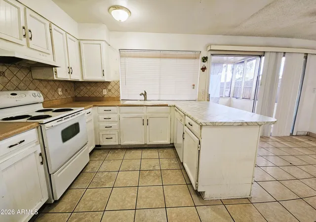 Photo 3 of Townhouse for sale at 6602 N 46th Avenue, Glendale, AZ 85301 | MLS# 7043949 | Listing updated on 2026-08-11