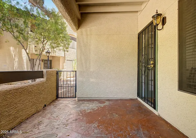 Homes for sale in Paradise Valley, AZ | 7008 E Gold Dust Avenue, Paradise Valley, AZ 85253 | Houzeo