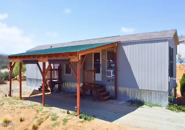 Photo 2 of Manufactured home for sale at 102 N Grantland Rd, Dewey, AZ 86327 | MLS# 7045781 | Listing updated on 2026-08-11
