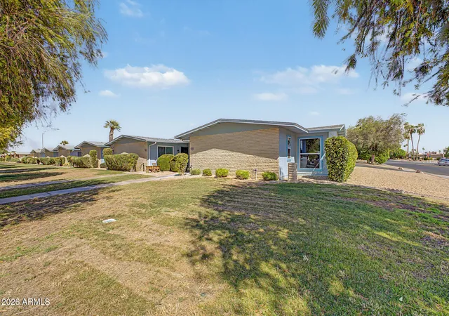 3rd image of 10635 W Highwood Ln, Sun City, AZ 85373 | MLS# 7044282