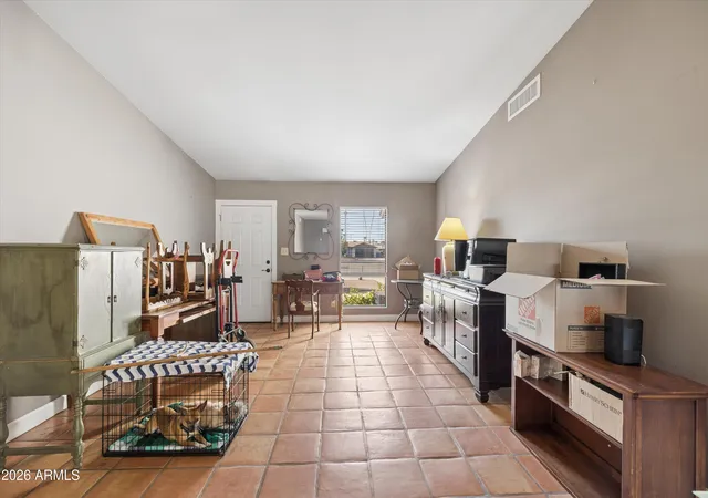 Photo 4 of Sale Pending at 4921 E Winchcomb Dr, Scottsdale, AZ 85254 | MLS# 7045744 | Listing updated on 2026-08-25