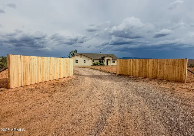 Homes for sale in Huachuca City, AZ | 1002 E Lena Wy, Huachuca City, AZ 85616 | MLS# 7044181