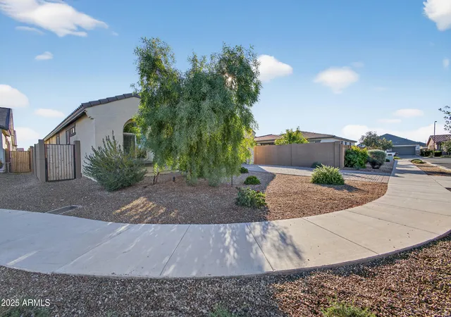 Photo 4 of Single family home for sale at 23301 S 229th Place, Queen Creek, AZ 85142 | MLS# 7044197 | Listing updated on 2026-08-30