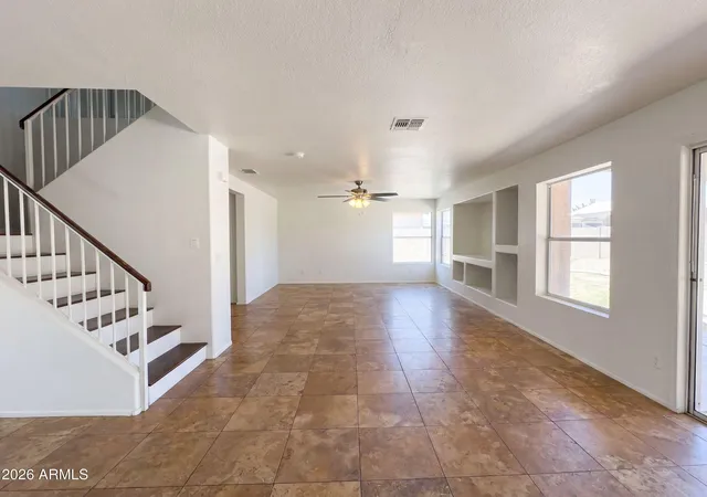 3rd image of 10860 W Lone Cactus Dr, Peoria, AZ 85373 | MLS# 7044433