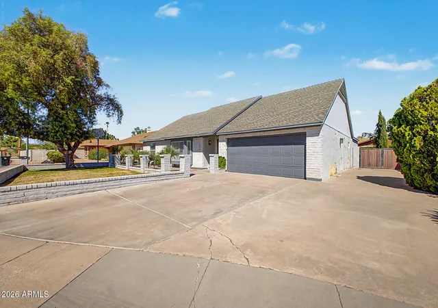 Photo 3 of Single family home for sale at 2635 S Brooks Cir, Mesa, AZ 85202 | MLS# 7044595 | Listing updated on 2026-10-02