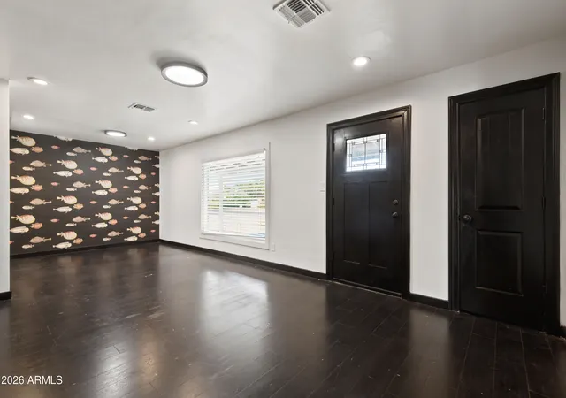 Photo 3 of Single family home for sale at 2521 N Evergreen St, Phoenix, AZ 85006 | MLS# 7044551 | Listing updated on 2026-08-27