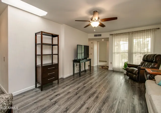 Photo 4 of Townhouse for sale at 18206 N Stonebrook Dr, Sun City West, AZ 85375 | MLS# 7065473 | Listing updated on 2026-09-10