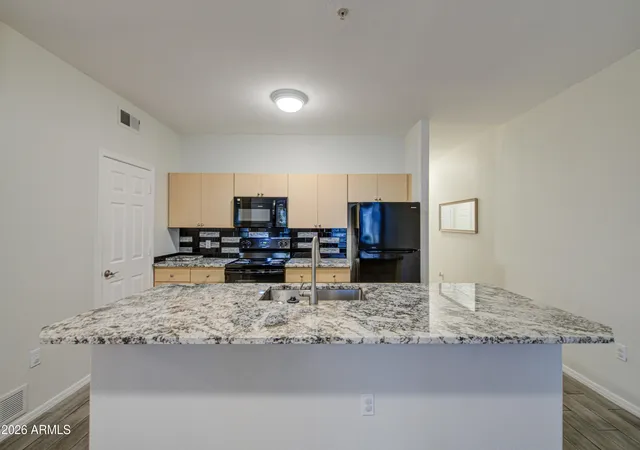 Homes for sale in Phoenix, AZ | 18416 N Cave Creek Rd, Phoenix, AZ 85032