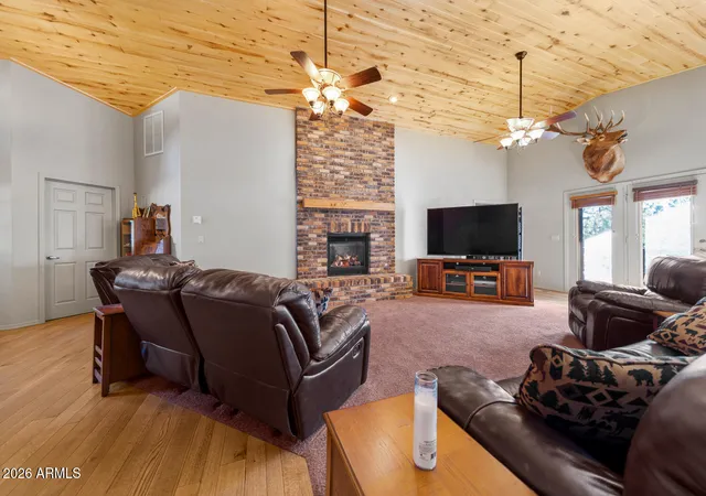 Photo 3 of Single family home for sale at 2940 Constellation Ln, Overgaard, AZ 85933 | MLS# 7044752 | Listing updated on 2026-08-11