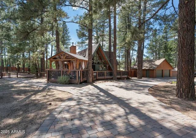 Photo 3 of Single family home for sale at 475 Barnwood Trl, Munds Park, AZ 86017 | MLS# 7044802 | Listing updated on 2026-09-17